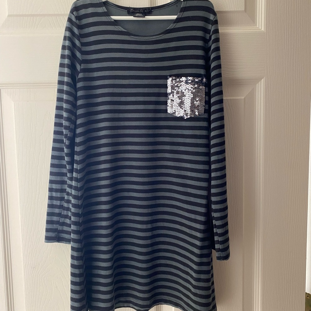 Perfect girls dress for school!